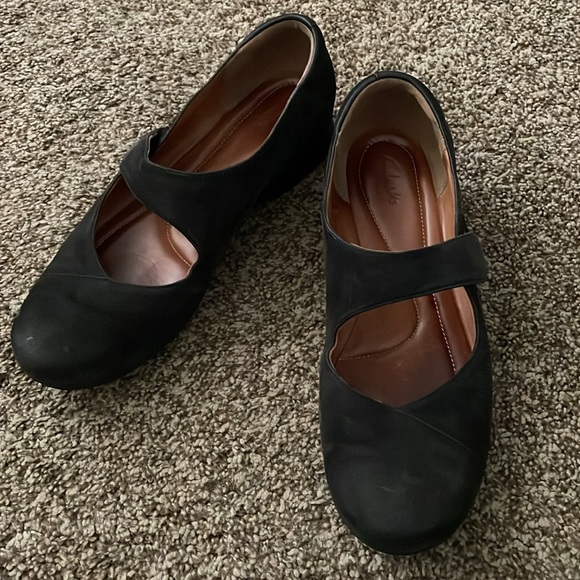 Clark Maryjane shoes size 9. Gently used Black suede - Picture 2 of 4